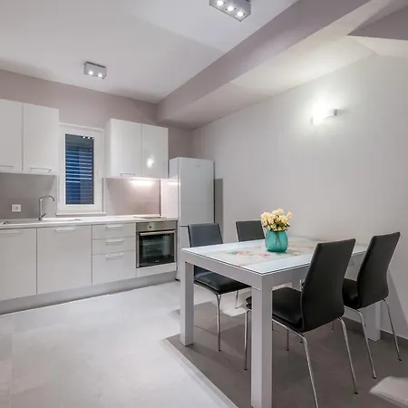 Lanterna * Rogoznica (Sibenik-Knin)